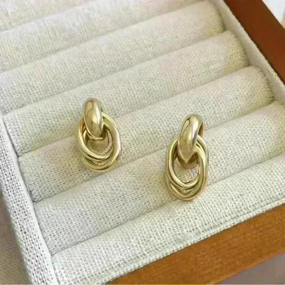Geometric Alloy Stud Earrings - Picture 6 of 8